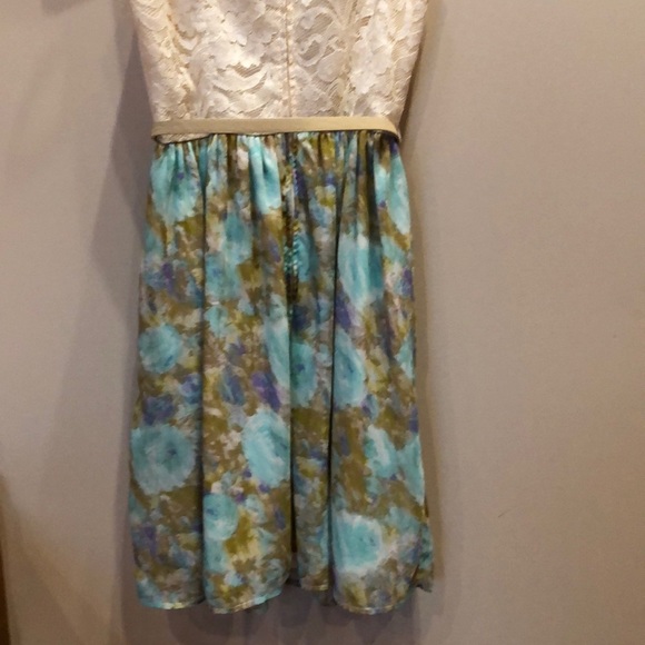 Spring Dress - Picture 7 of 8